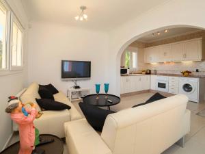 Kuchyňa alebo kuchynka v ubytovaní Holiday Home Fleur by Interhome