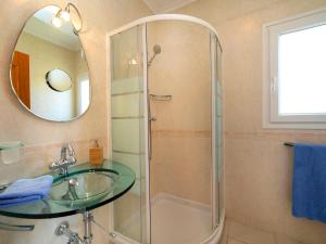 Kúpeľňa v ubytovaní Holiday Home Fleur by Interhome