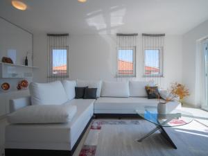 Posezení v ubytování Apartment Martina by Interhome