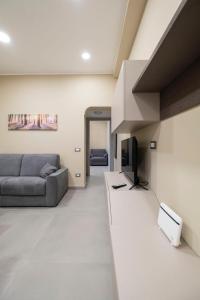 梅塔的住宿－Apartment Daydreaming by Interhome，带沙发和电视的客厅