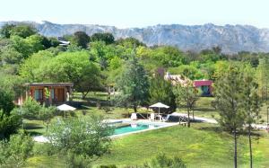 Vista de la piscina de Cortaderas Suites & Tenis o d'una piscina que hi ha a prop