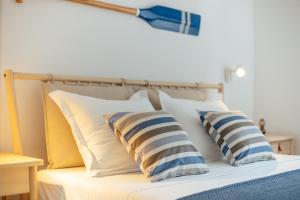 Кровать или кровати в номере Magnolia Apartments 1 Herceg Novi