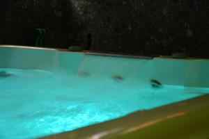 Fotografia z galérie ubytovania J13 Appartamento con SPA Privata v destinácii Pavia
