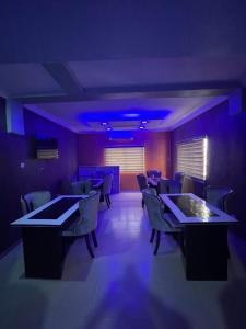 ラゴスにあるAlluring View Hotel - Allen Avenueのギャラリーの写真