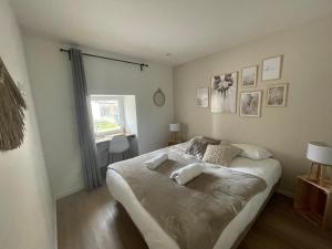 Gallery image of Séjour détente - Appart'hôtel n 1 avec jaccuzi, piscine et petit-déjeuner in Chouzelot
