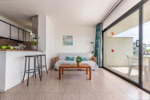 A kitchen or kitchenette at Apartamentos Riviera Arysal