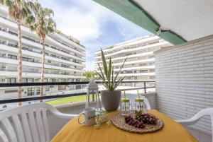 A balcony or terrace at Apartamentos Riviera Arysal