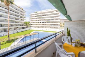 The swimming pool at or close to Apartamentos Riviera Arysal