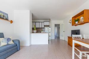 A kitchen or kitchenette at Apartamentos Riviera Arysal