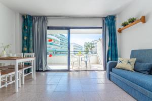A seating area at Apartamentos Riviera Arysal