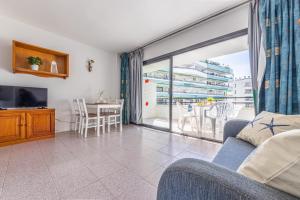 A seating area at Apartamentos Riviera Arysal