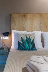 Posteľ alebo postele v izbe v ubytovaní Evangelia Casa, comfy stay, centrally, with views!