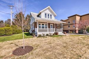 Gallery image of Bright and Sunny Abode, 2 Mi to Hersheypark! in Hershey