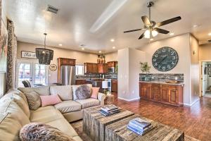 A kitchen or kitchenette at Patio and Gazebo Stylish Show Low Hideaway!