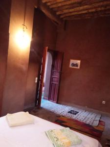 Katil atau katil-katil dalam bilik di Authentic riad & activities Erg
