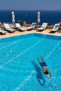 Bazén v ubytovaní Hotel Odysseus alebo v jeho blízkosti