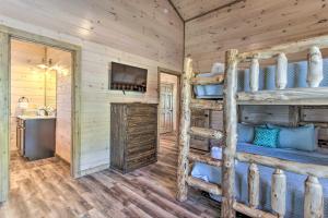 Gallery image of 'Madison Bear Garden' 7Bdr w/Hot Tub + Pool Access in Pigeon Forge