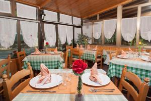Restaurace v ubytování Albergo Ristorante il Fungo