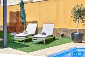 The swimming pool at or close to Villa Galasol with heated pool
