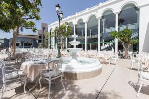 Reštaurácia alebo iné gastronomické zariadenie v ubytovaní Adrián Hoteles Colón Guanahaní Adultos Only