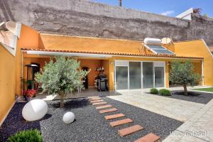The building in which A villát is located