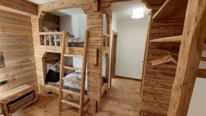 Narivoodi või narivoodid majutusasutuse Panorama Berg Chalet toas
