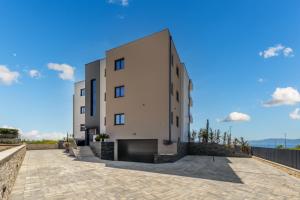 Fotografia z galérie ubytovania Villa Ameli Apartment with swimming pool v destinácii Rijeka