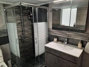 Kúpeľňa v ubytovaní SummerSense Apartment + 14 fotografií