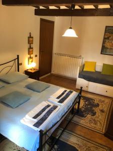 A bed or beds in a room at Casa in Umbria