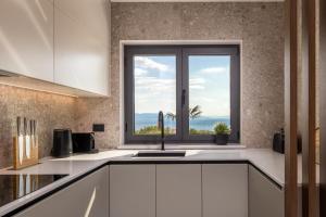 Fotografia z galérie ubytovania Villa Ameli Apartment with swimming pool v destinácii Rijeka
