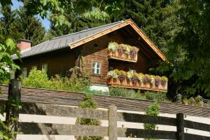 A garden outside Landhaus Mooslechner