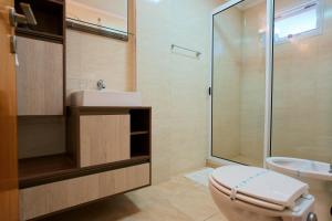 Regia Apartamentos Posadas的一间浴室