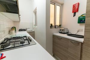 Köök või kööginurk majutusasutuses Seaside Cosy Maisonette @ Marsaskala - 2 mins walk from sea