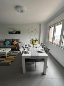 Część wypoczynkowa w obiekcie Apartamentos María de Lucía-Piso 2º
