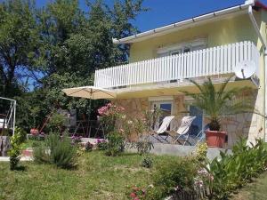 O grădină în afara Holiday home in Vonyarcvashegy - Balaton 42697