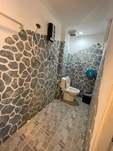 Een badkamer bij Phangan Arena Hostel
