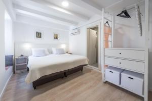 Posteľ alebo postele v izbe v ubytovaní Rooms Andro