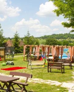 Bazén v ubytování Holiday Home Rodjak sa sela nebo v jeho okolí