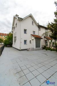 Budova, v ktorej sa apartmán nachádza