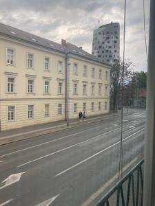Budynek, w którym mieści się apartament