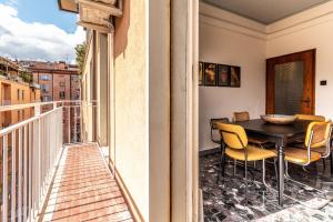 A balcony or terrace at Dimora Vintage San Tommaso by Wonderful Italy