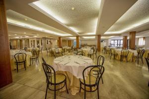 Restavracija oz. druge možnosti za prehrano v nastanitvi Hotel Roccaporena & Margherita