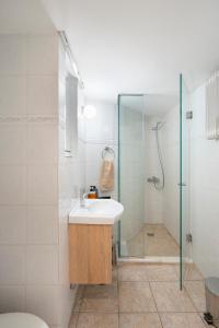 Kúpeľňa v ubytovaní Scent Of Freedom Apartment Renovated + 11 fotografií