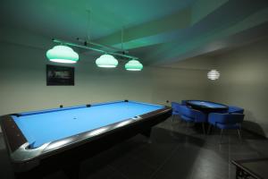 Biliár nebo kulečník v ubytování Orbis Design Hotel & Spa