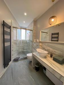 Ένα μπάνιο στο Ferienwohnung König +65 φωτογραφίες