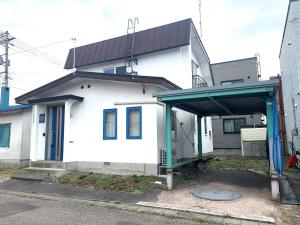 Hoone, kus puhkemaja asub