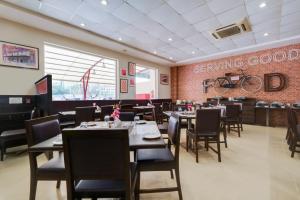 7 Apple Hotel, Vadodara餐厅或其他用餐的地方