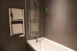 Ванна кімната в Timhotel Odessa Montparnasse