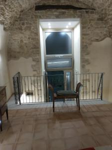 CastelmauroにあるCa' del tartufaioのリビングルーム(窓、テレビ付)