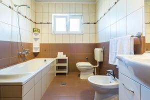 Kúpeľňa v ubytovaní Oleander Apartment + 31 fotografií